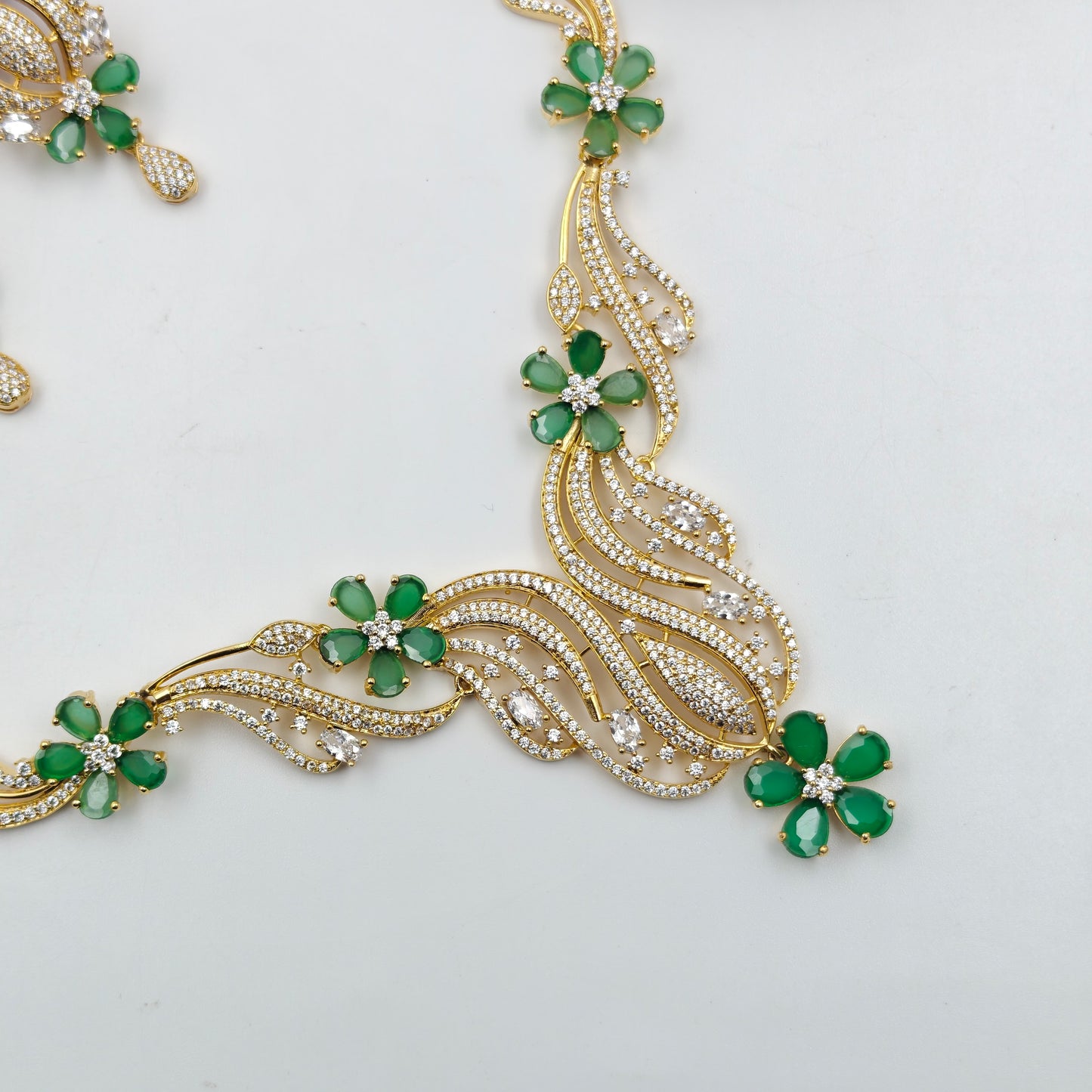 16269 GP Floral Stiff Long Green