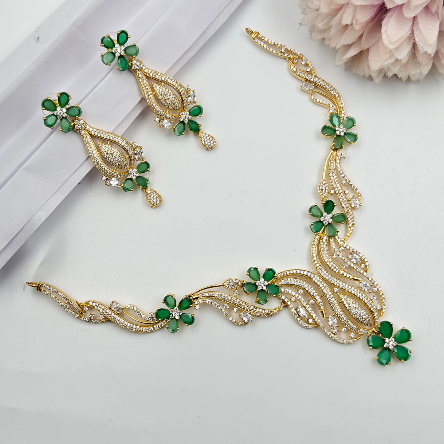 16269 GP Floral Stiff Long Green