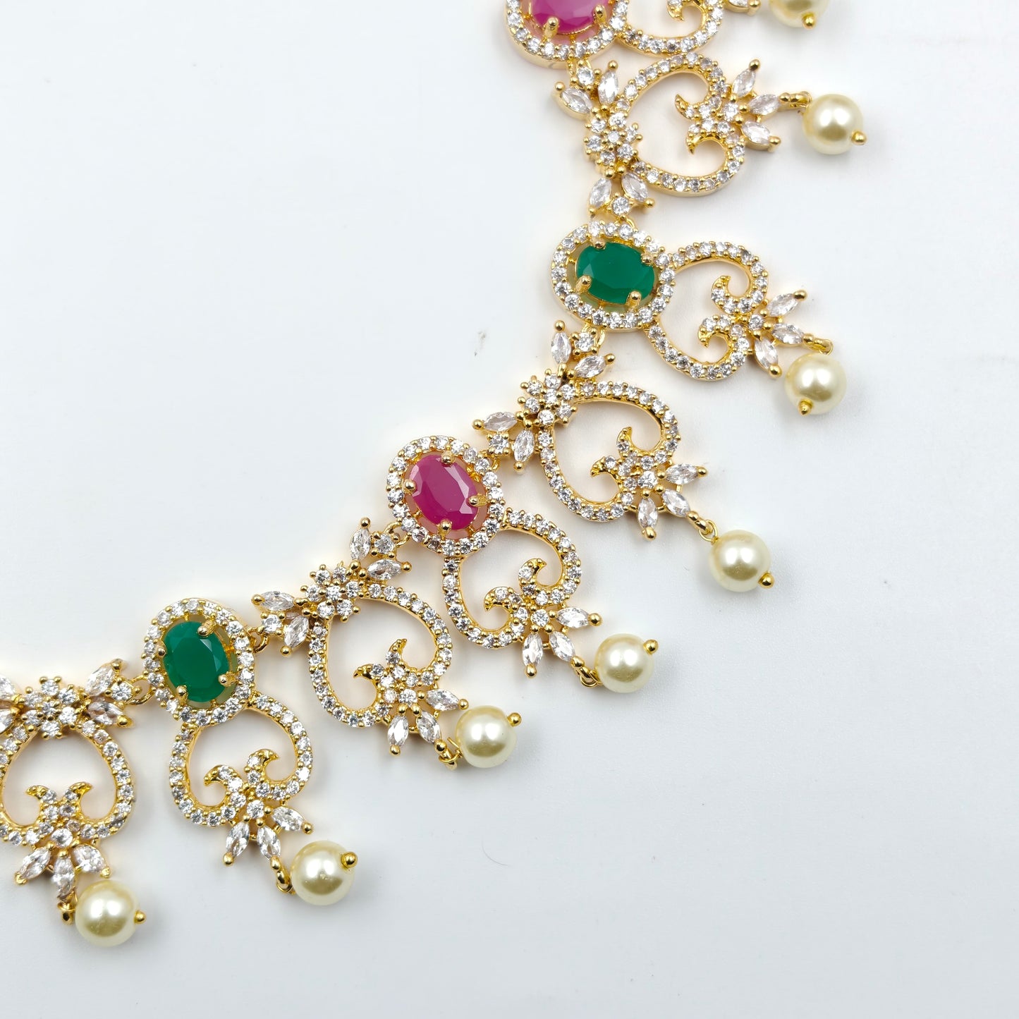 Multicolor necklace with screwback earring
