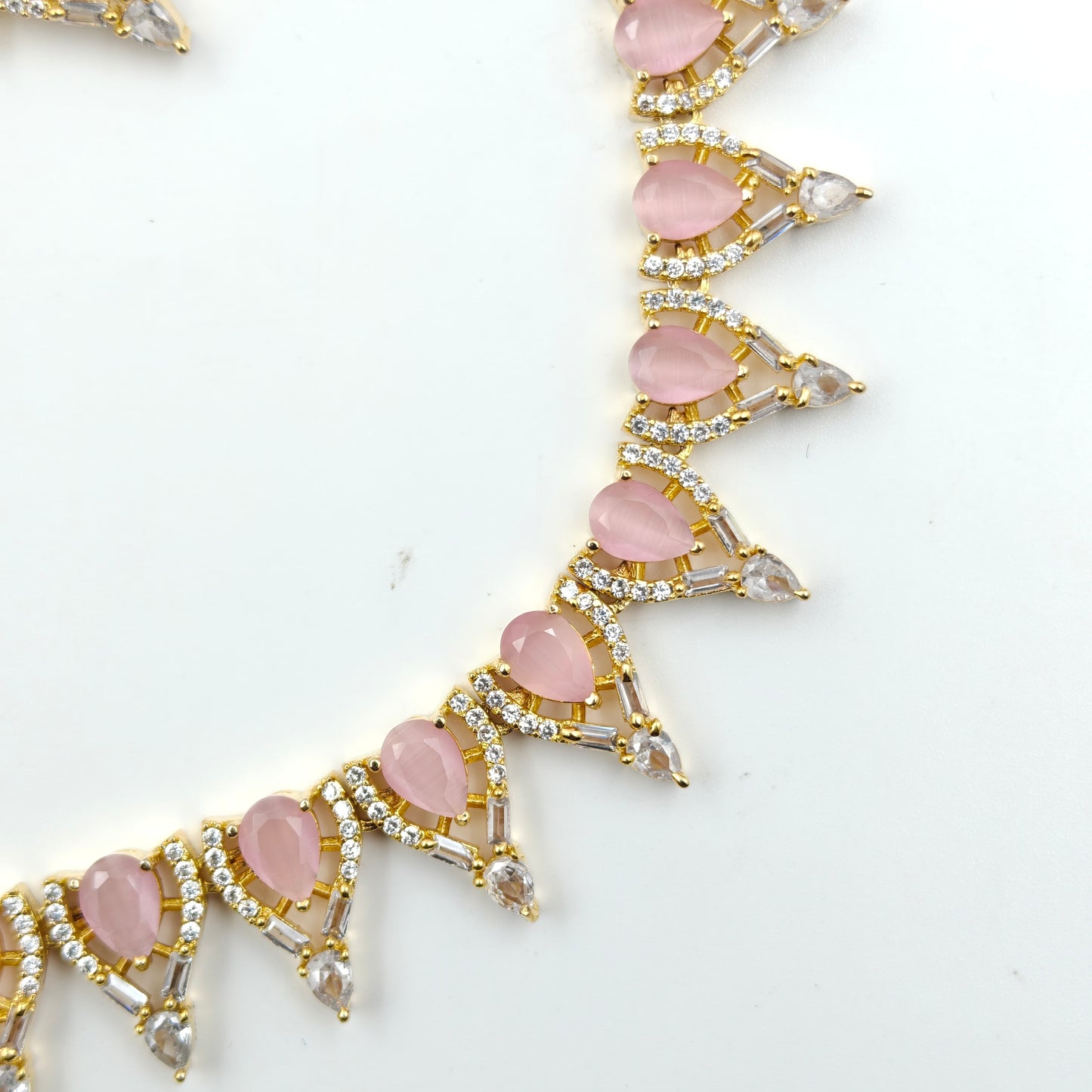 19176 GP Short Necklace Pink
