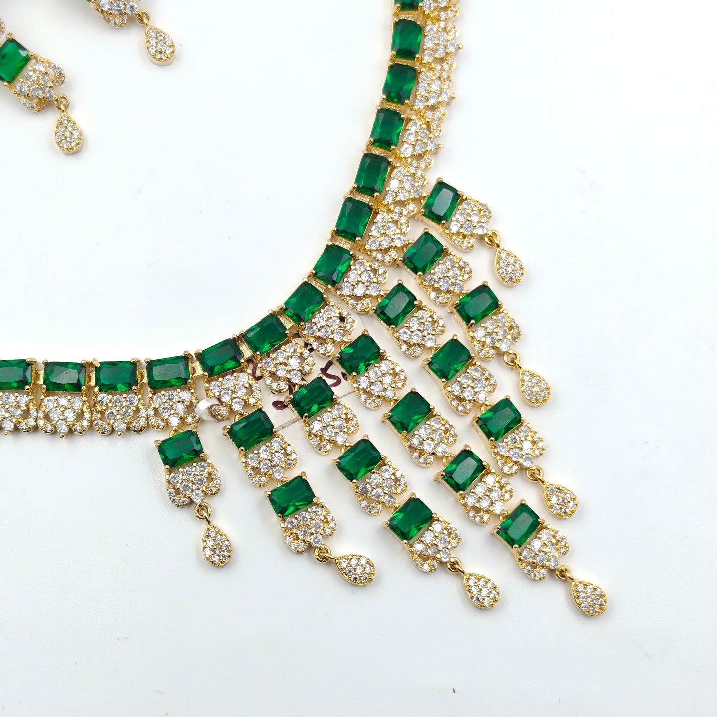 Gold polish necklace