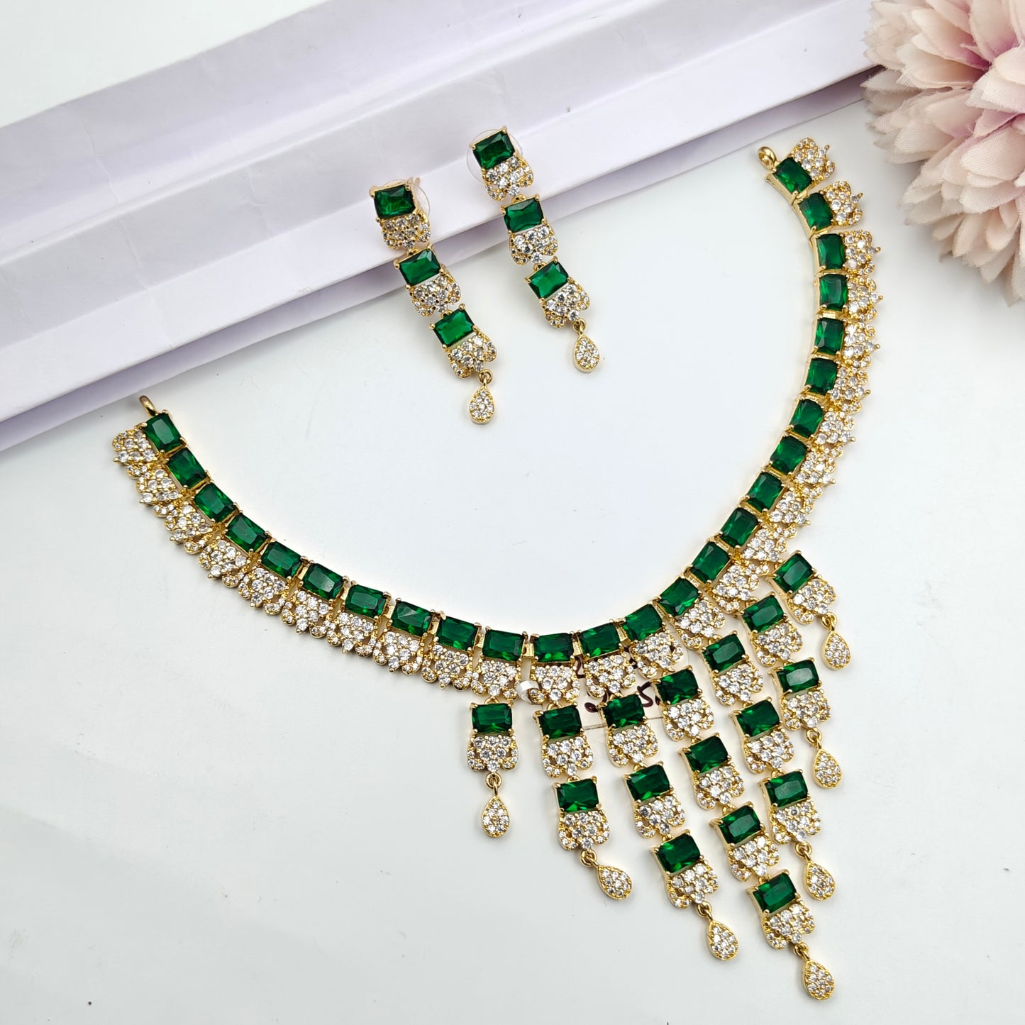 Gold polish necklace