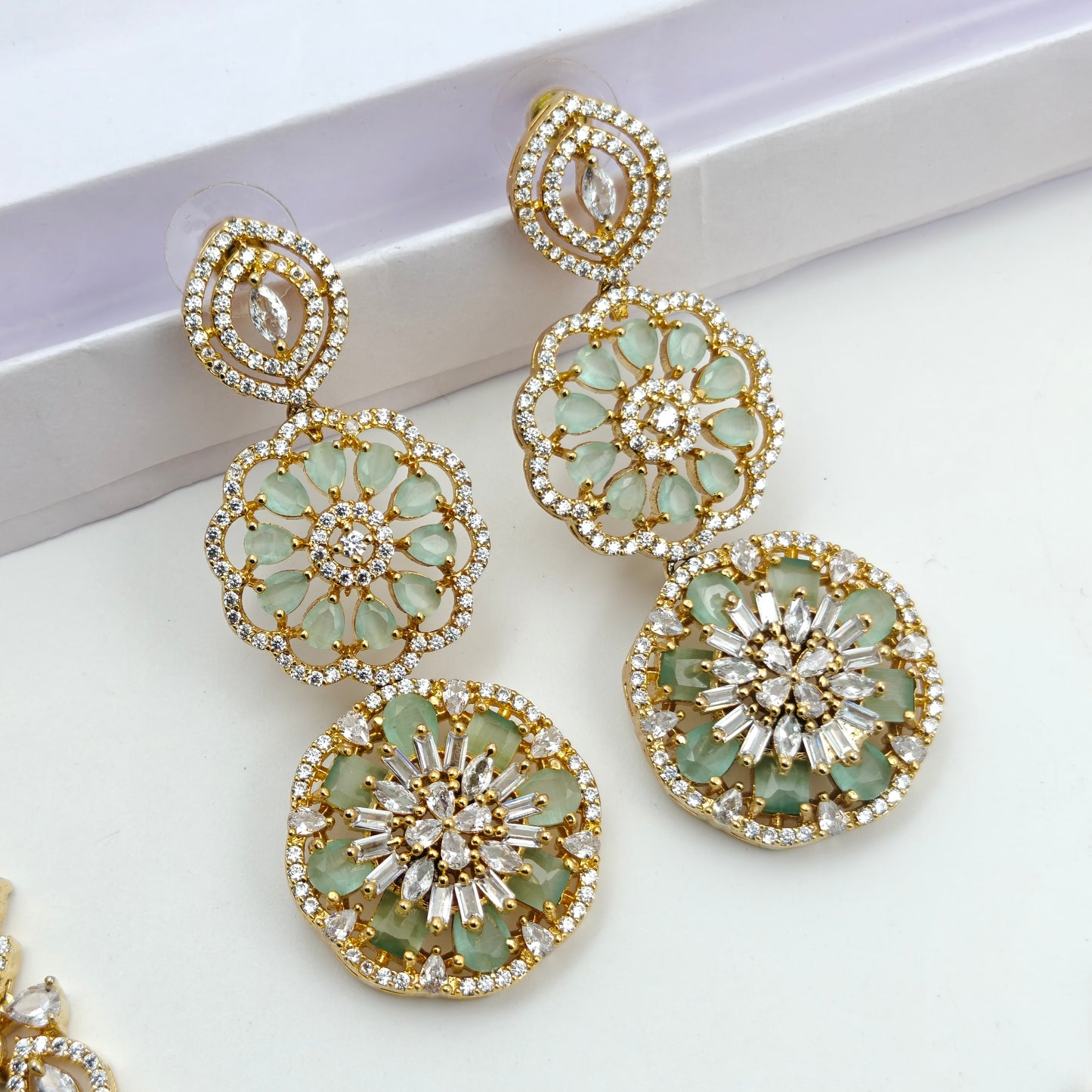 16167 2 Lines GP Short Light Green Necklace Set