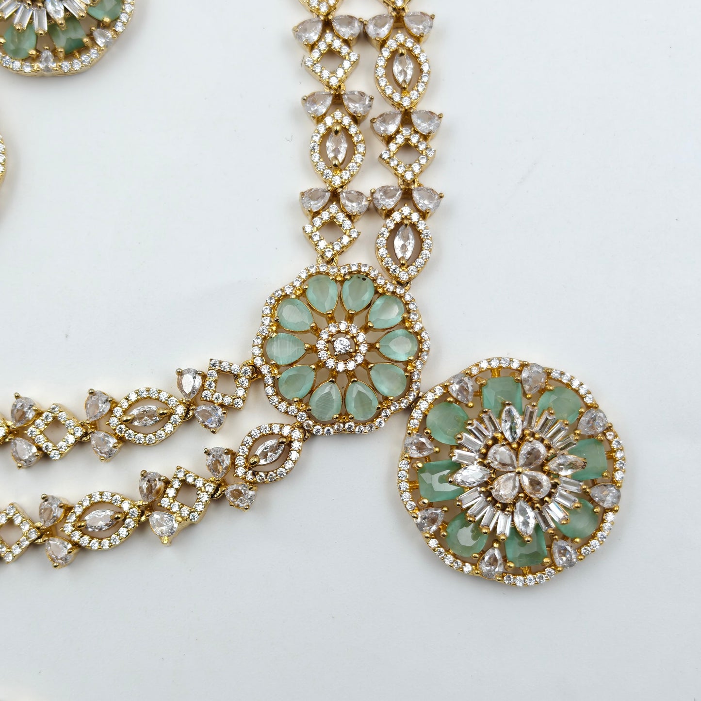 16167 2 Lines GP Short Light Green Necklace Set