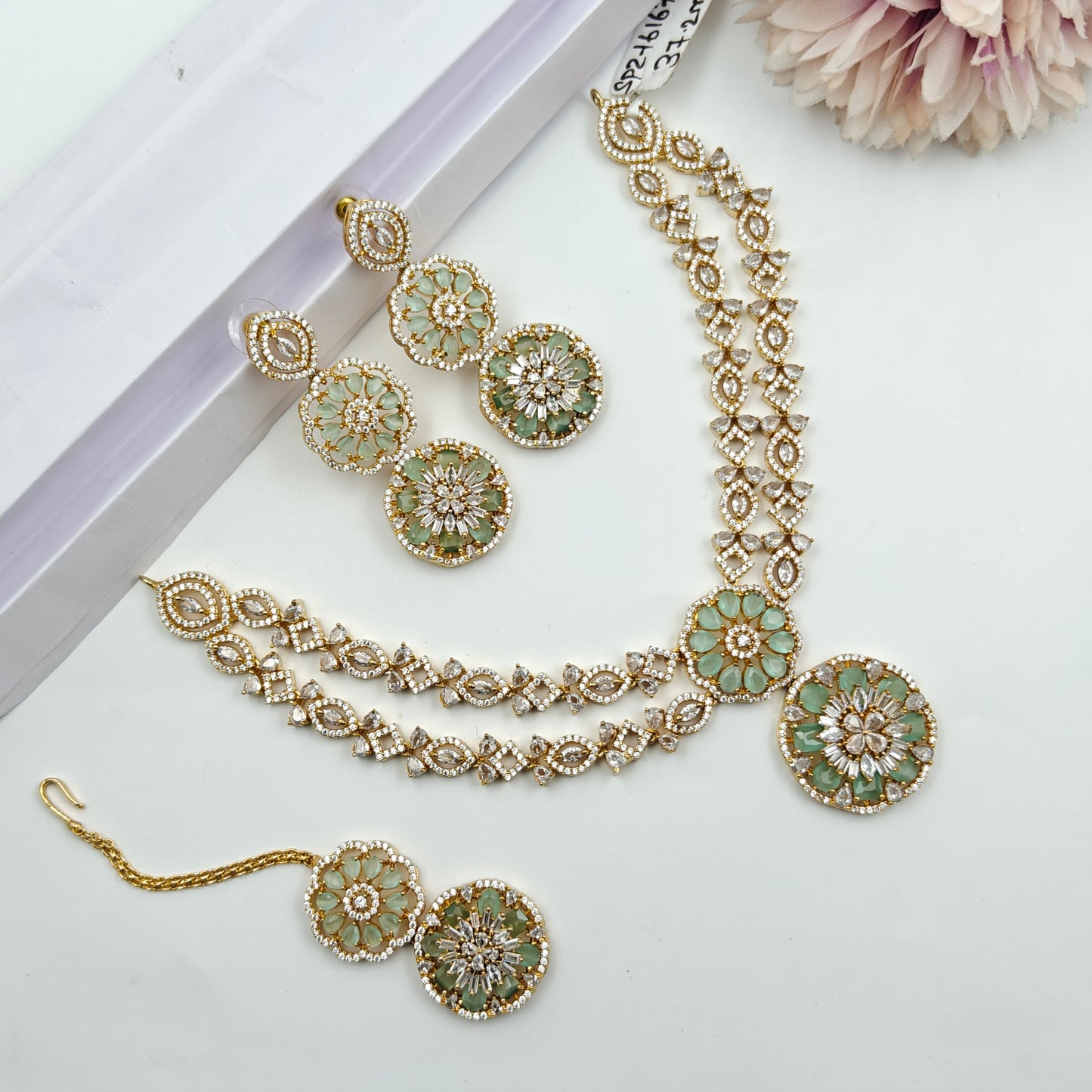 16167 2 Lines GP Short Light Green Necklace Set