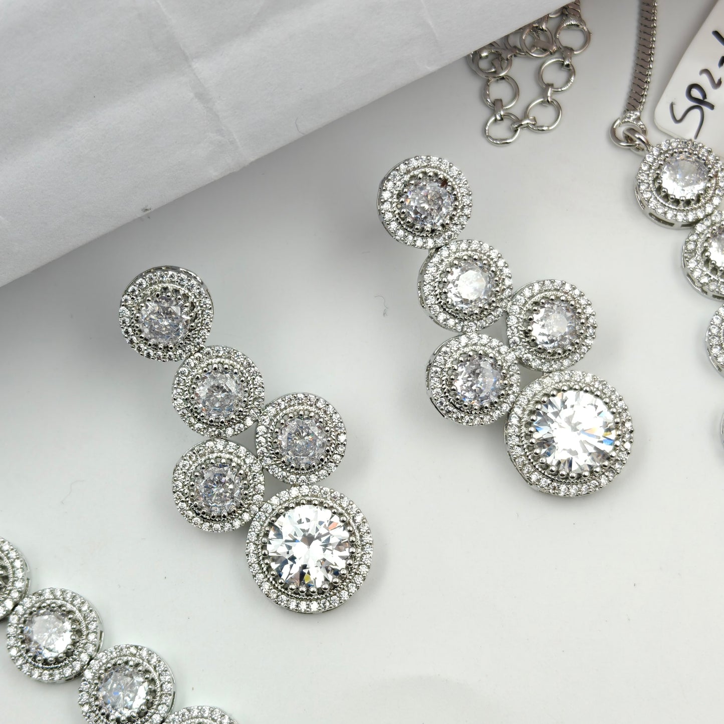 40603 Platinum Necklace Set White