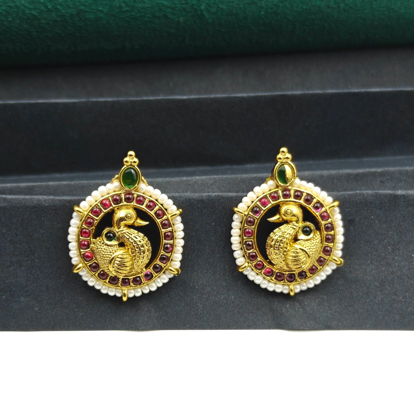 40609 Matte Peacock Studs Multi