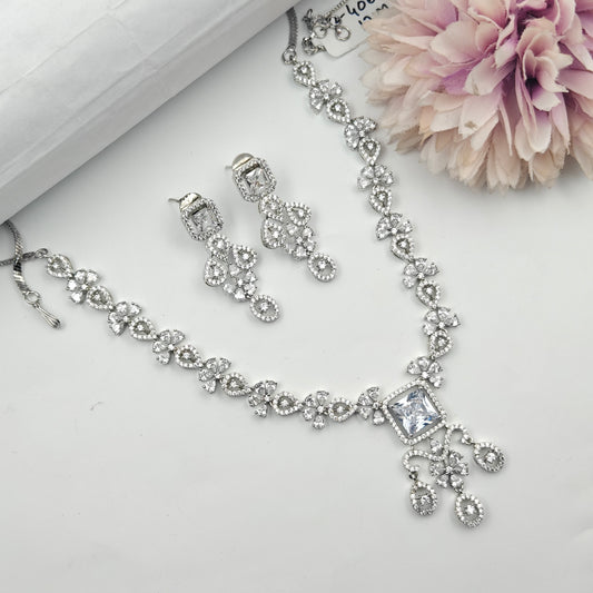 40600 Platinum Necklace Set White