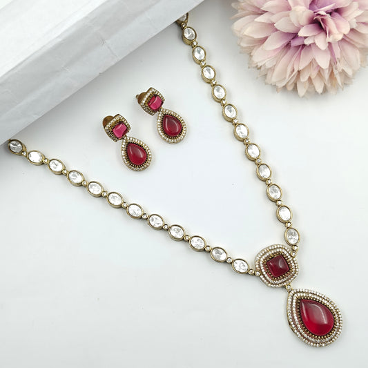 40588 Victorian Mossianite Short Necklace Red