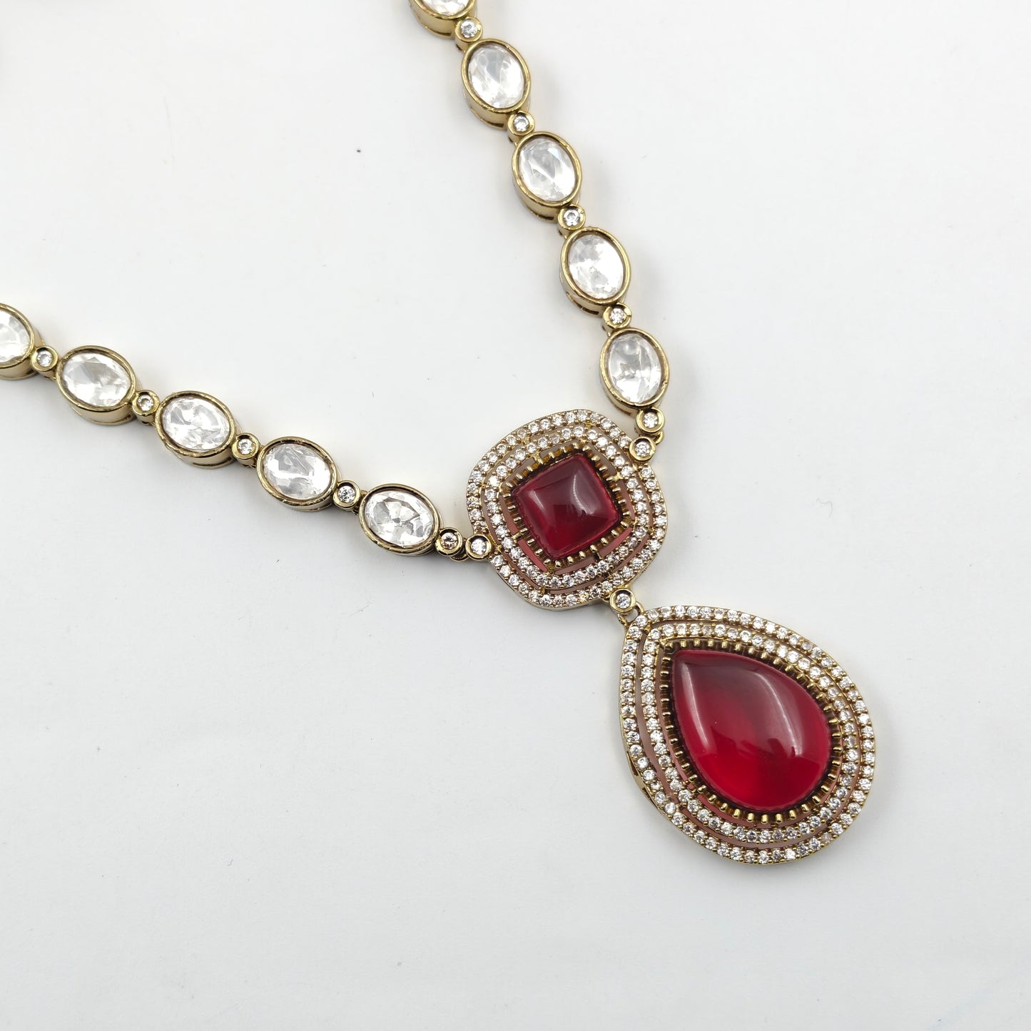 40588 Victorian Mossianite Short Necklace Red