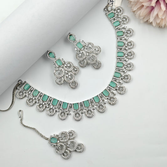 13156 Platinum necklace with maangtika