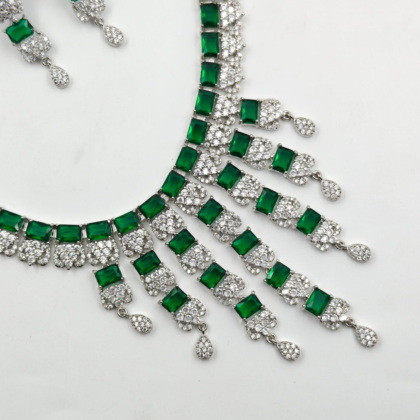 Platinum layers necklace