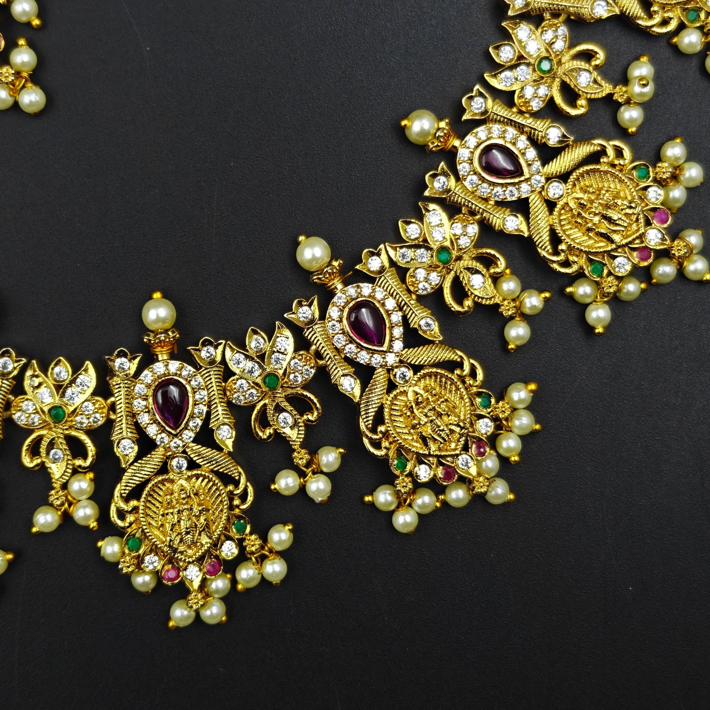 19822  Ramaparivar Kasulu Guttapusalu Short Necklace