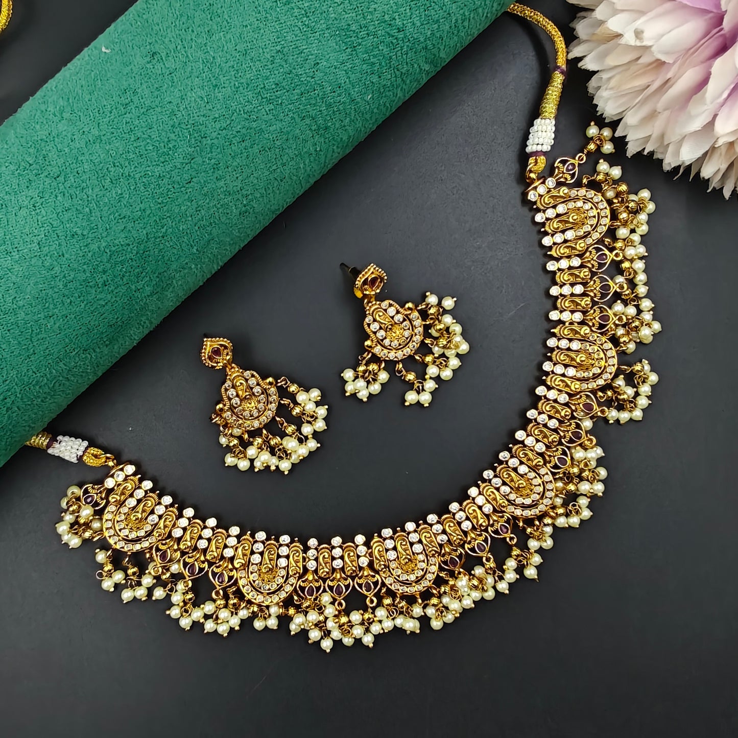 Matte Short Necklace 23718