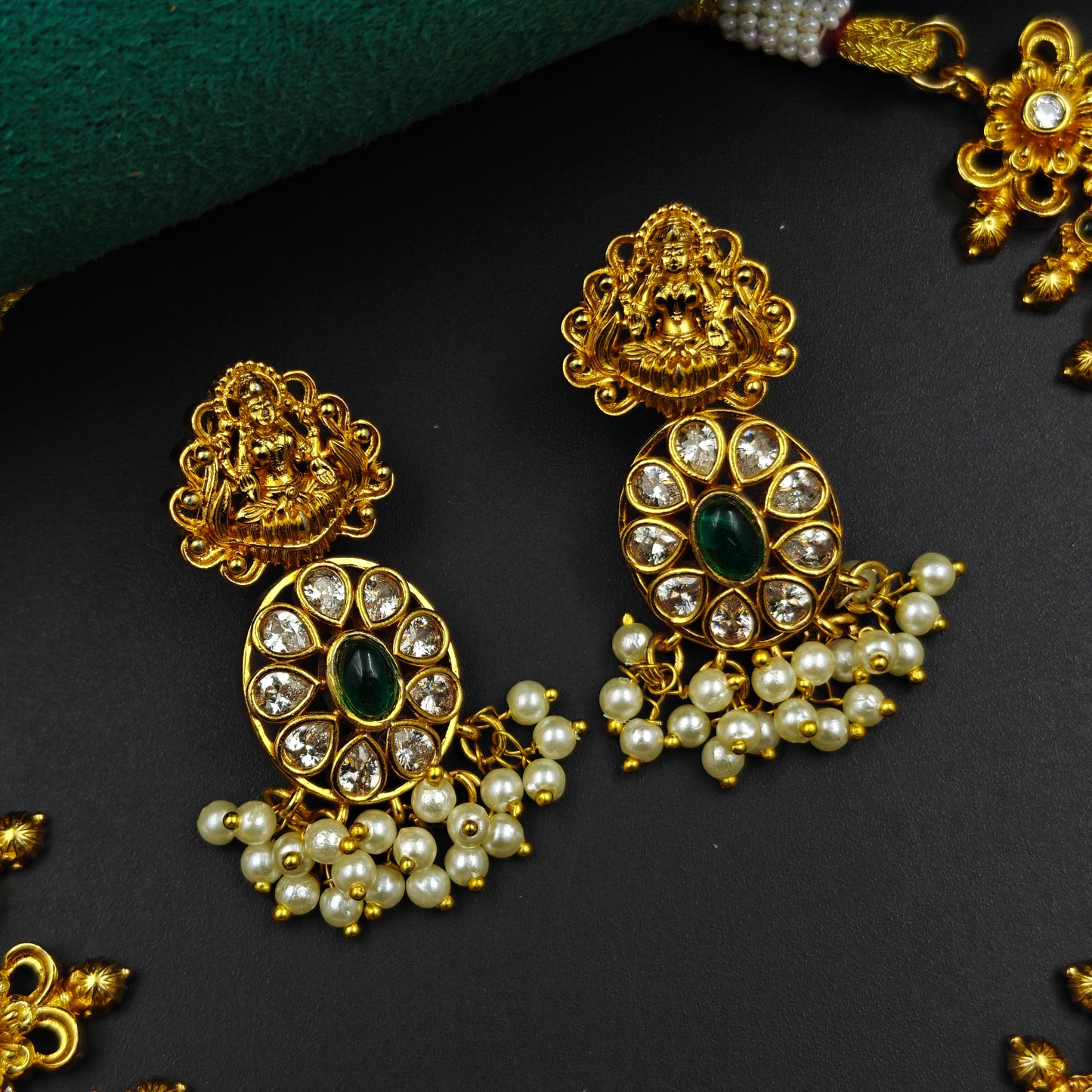 29401 Multi Colour Guttapusalu Short Necklace