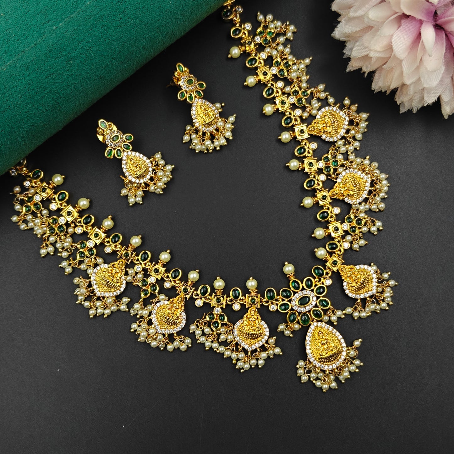 5135 Short Laxmi Guttapusalu Set