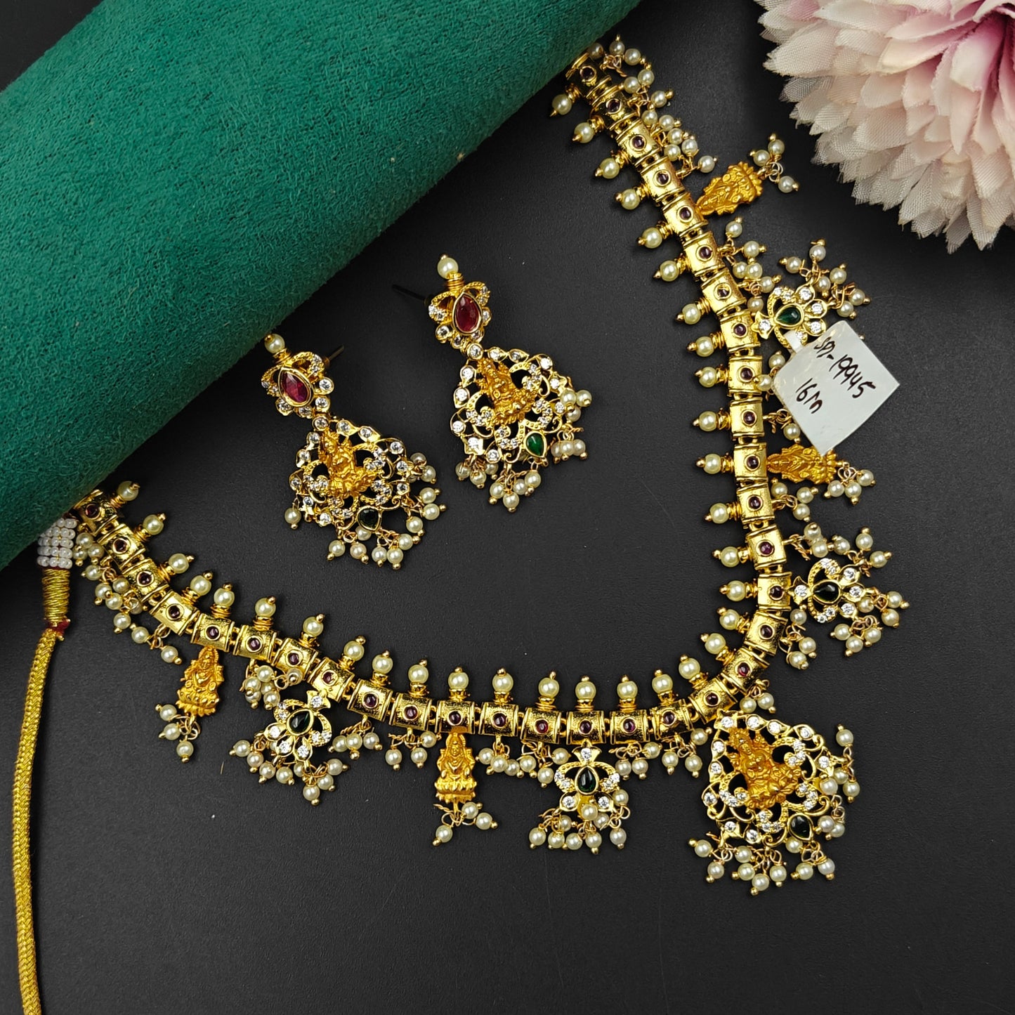 19945 Laxmi Gold Polish Guttapusalu Short Multi