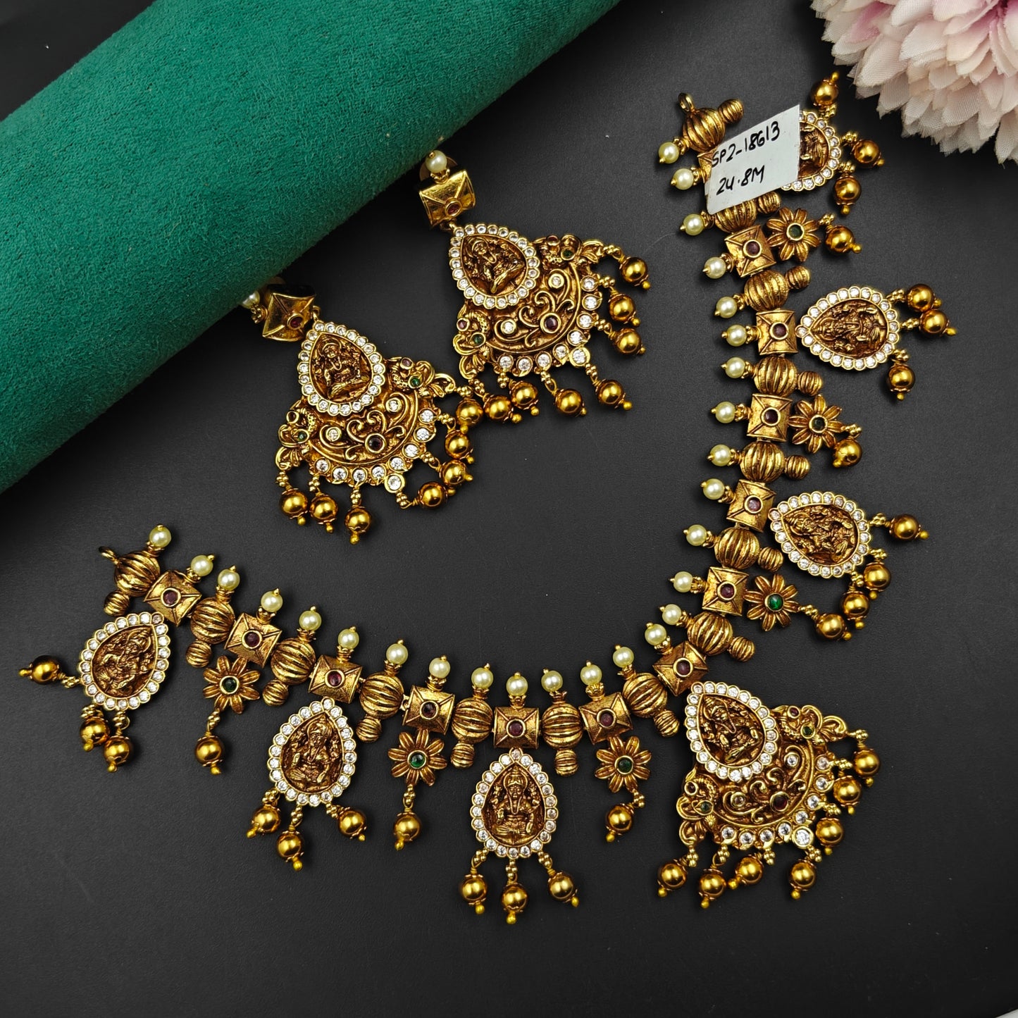 Matte Laxmi Short necklace 18613