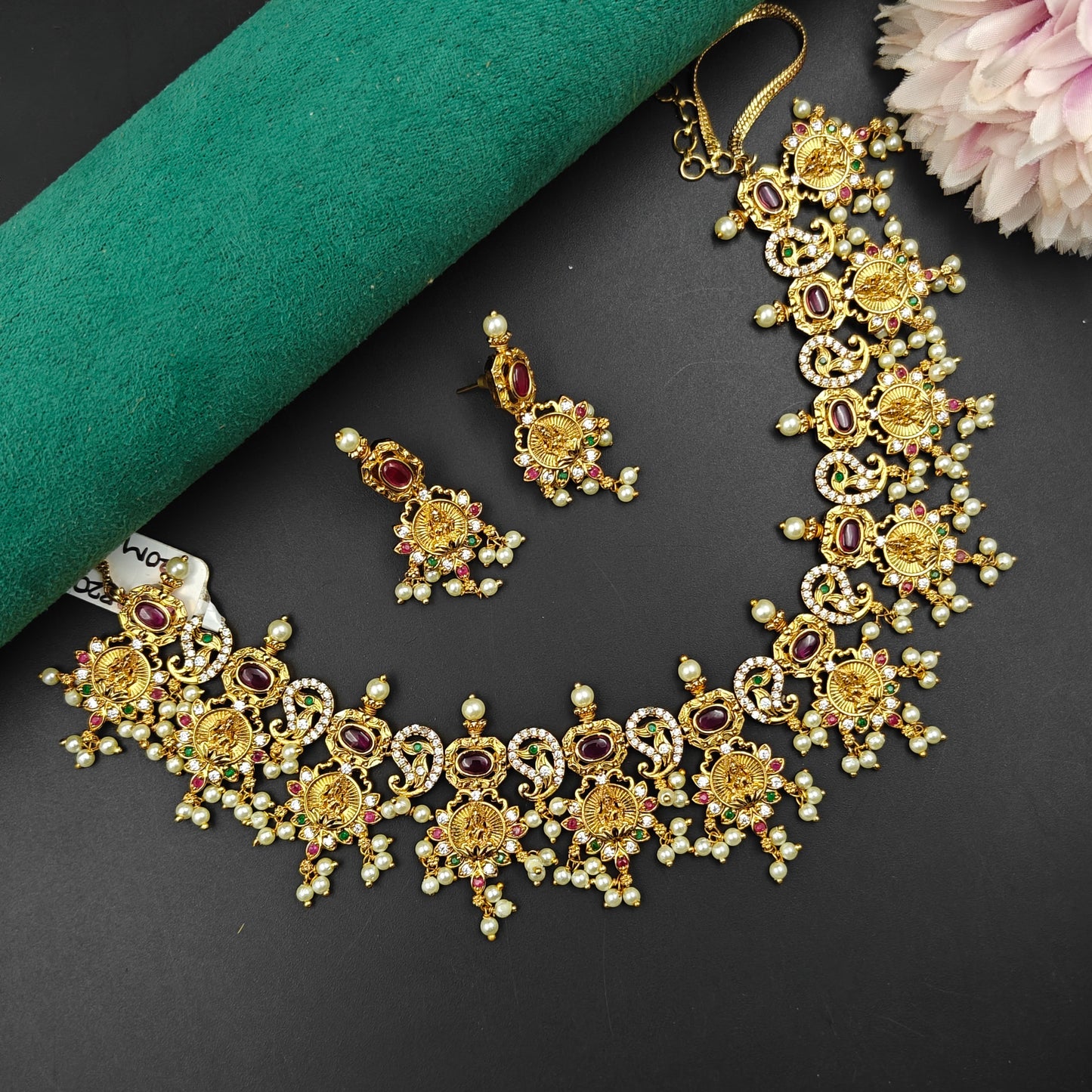 19820 Laxmi Kasulu Guttapusalu Short Necklace