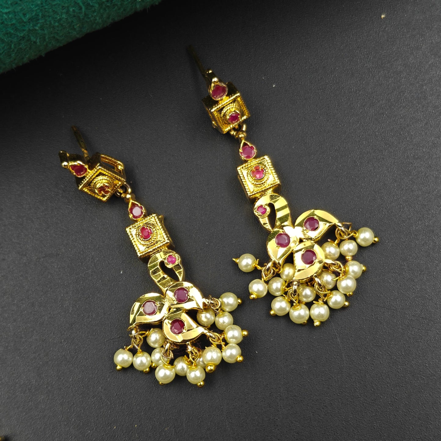 3277 Golden Uncut Short Set