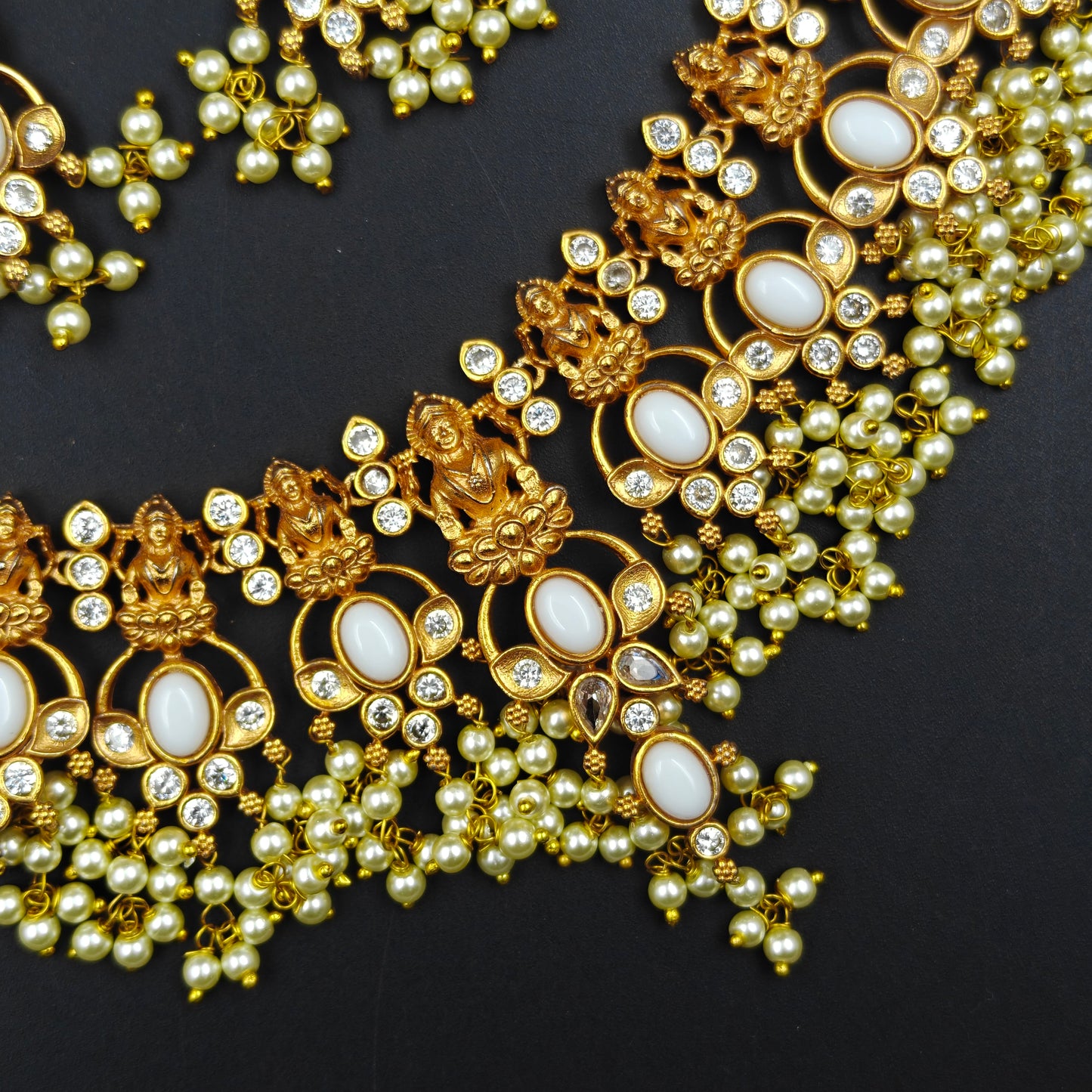 15116  Laxmi Short Matte Guttapusalu White