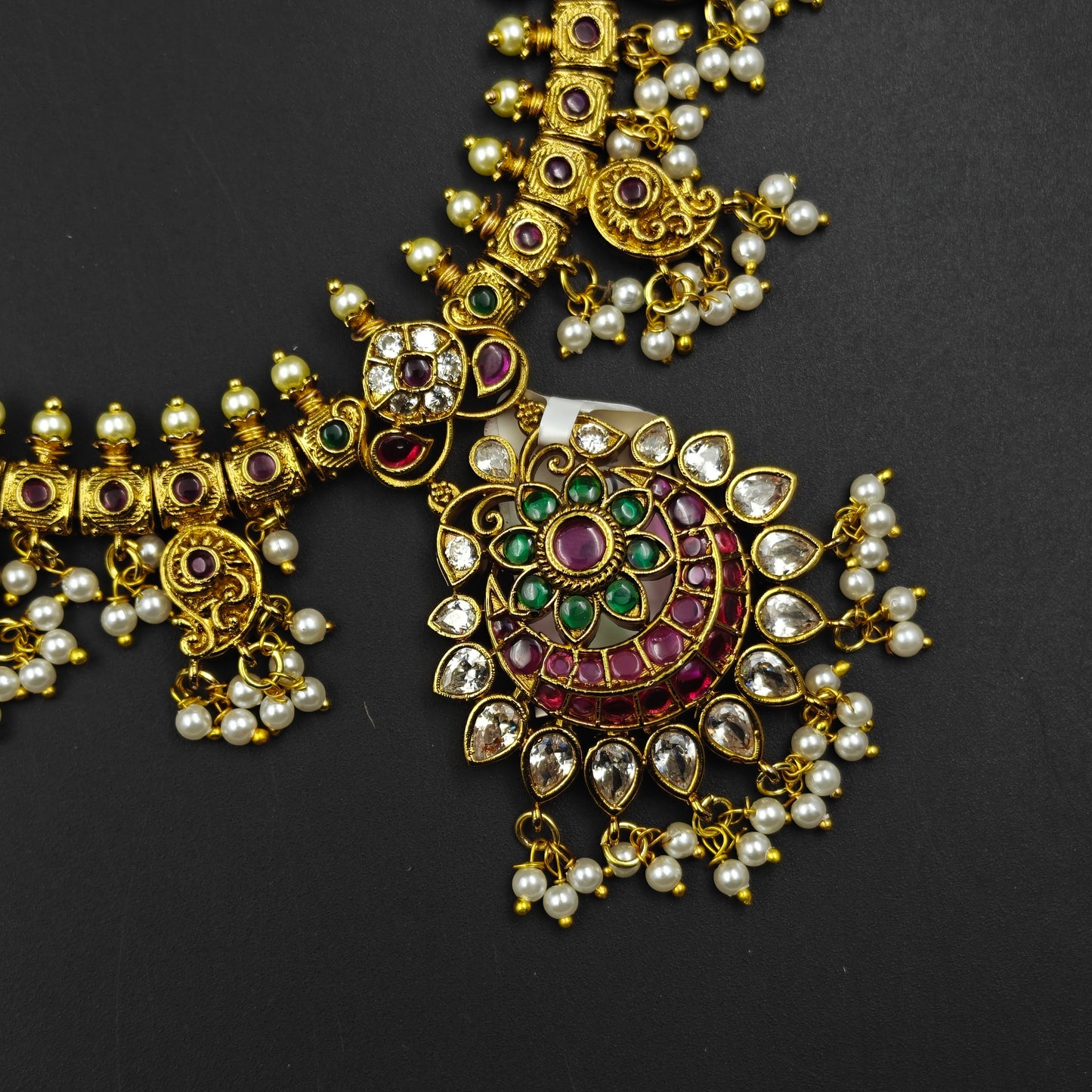 40584 Guttapusalu Short Necklace