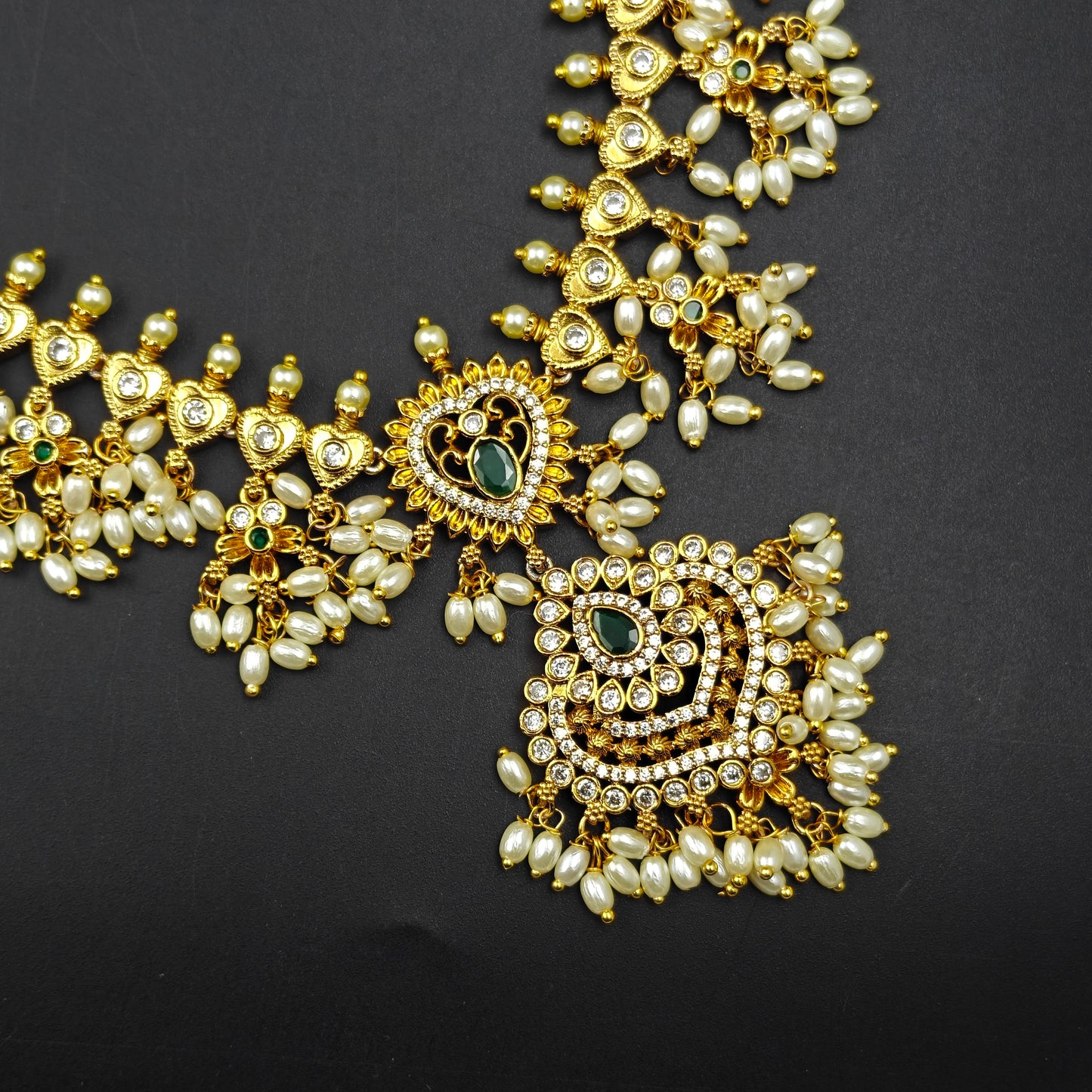 38291 Guttapusalu Long Necklace Set Green