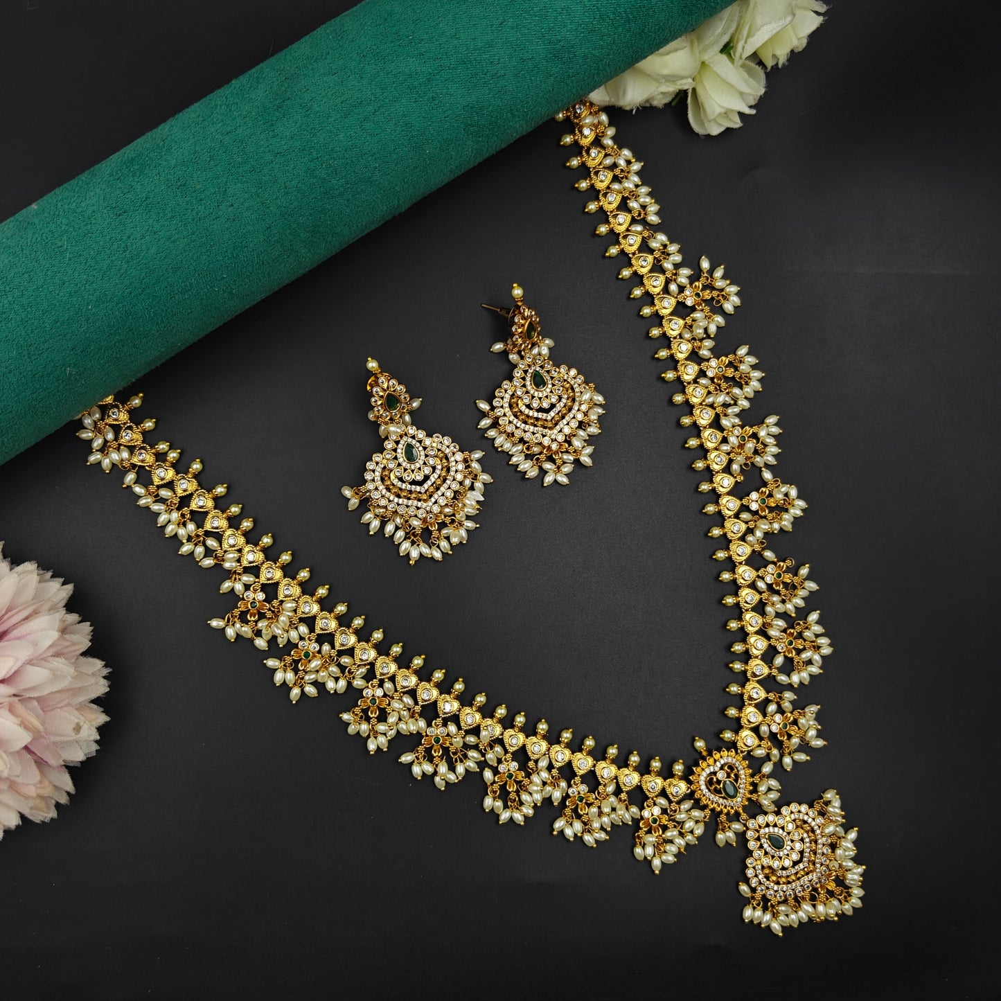 38291 Guttapusalu Long Necklace Set Green