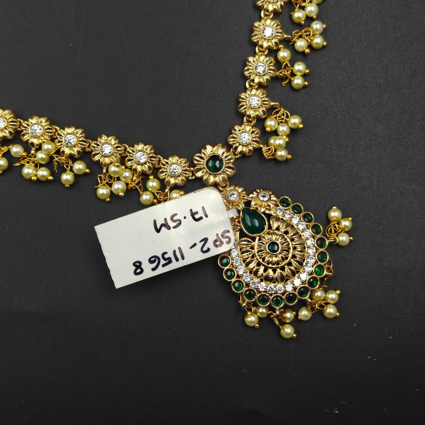 11568 Long Matte Necklace Green