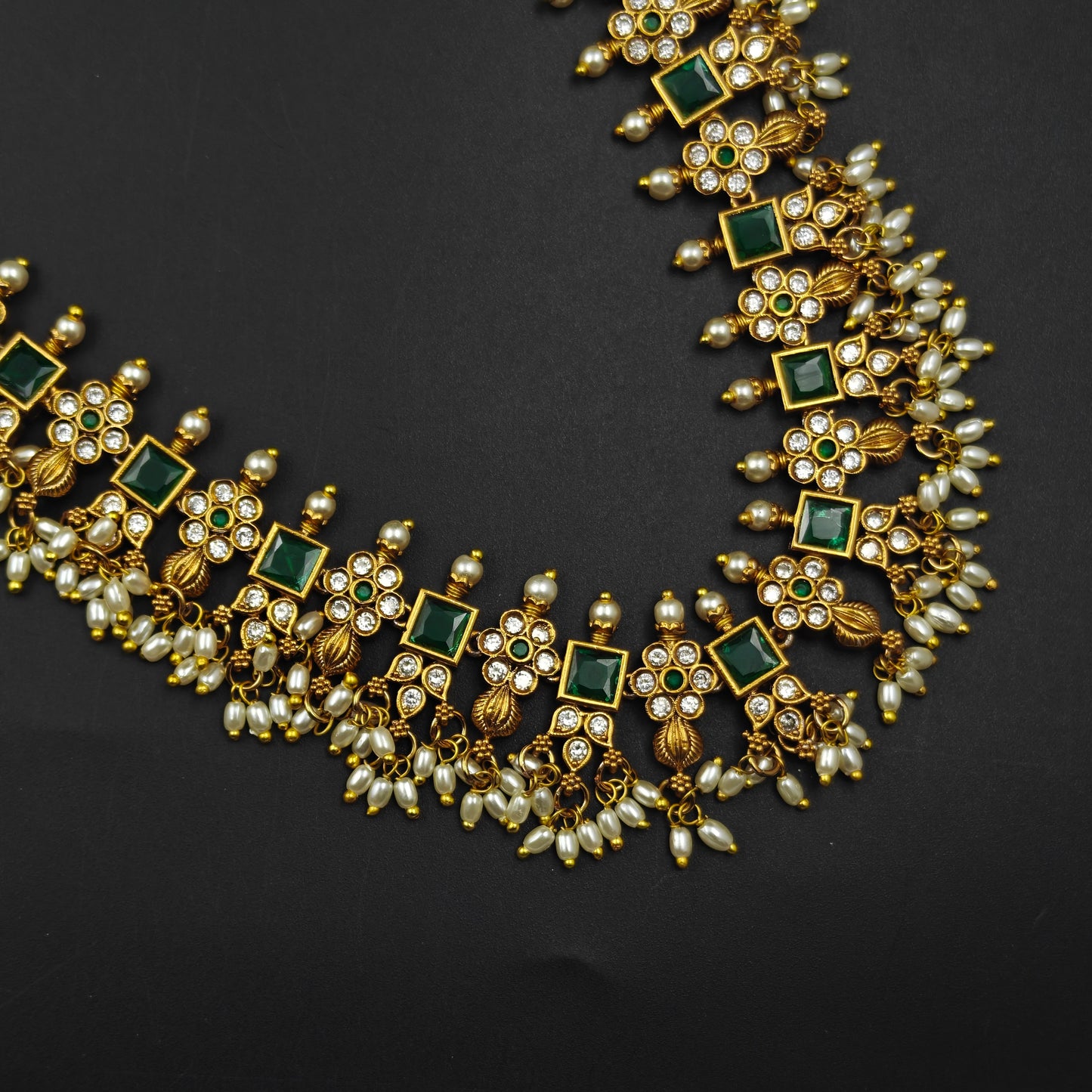 39005 Matte Guttapusalu Square Stone Long Green