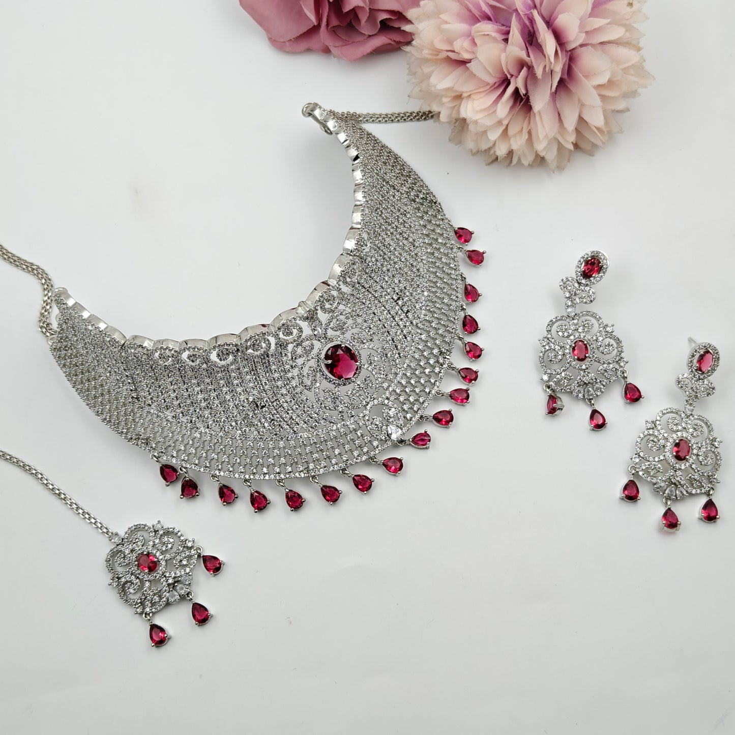 26949 Platinum Heavy Choker Red