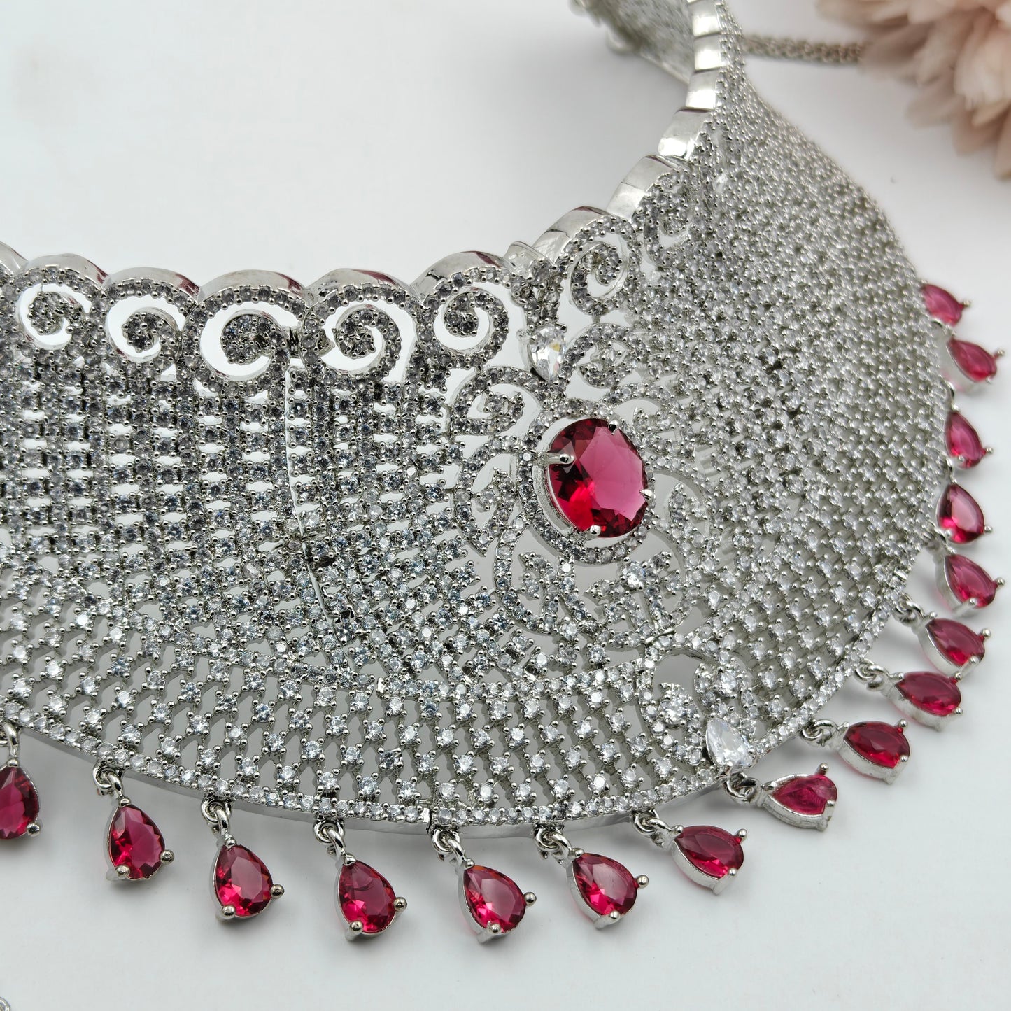 26949 Platinum Heavy Choker Red