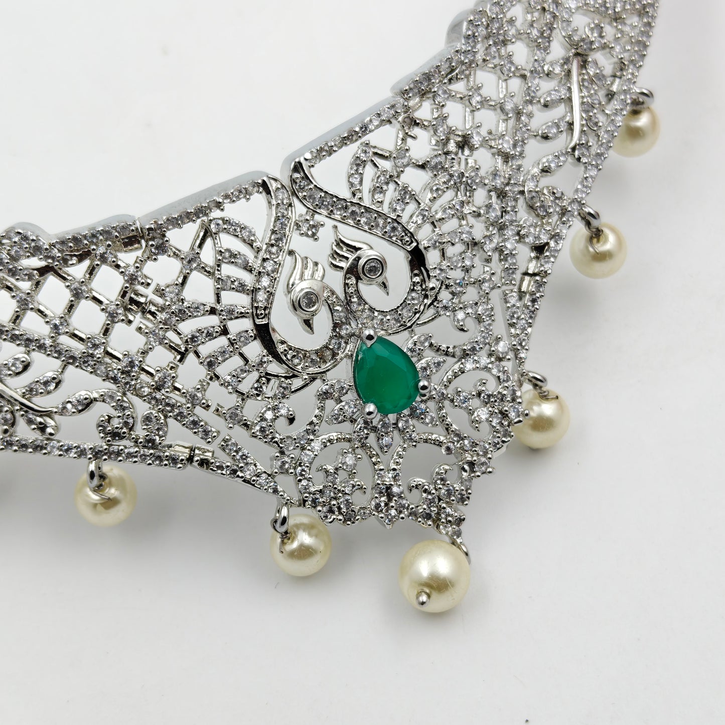 3448 Platinum Choker Green