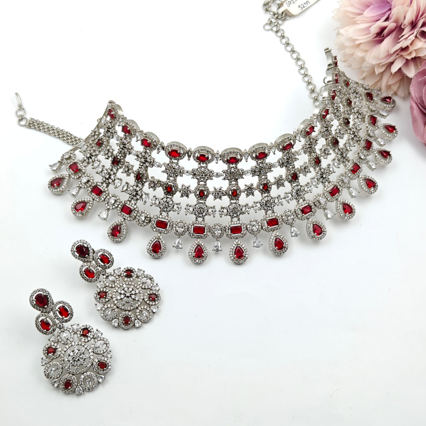 695 White Polish Choker Red