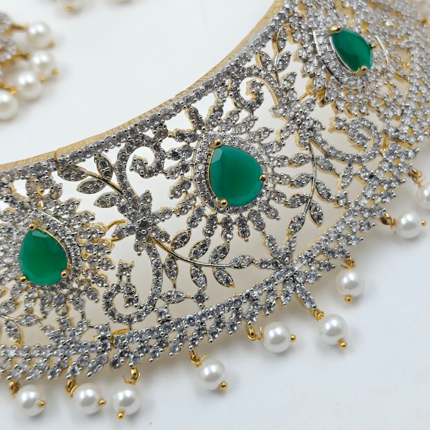 5787  GJ Choker Green