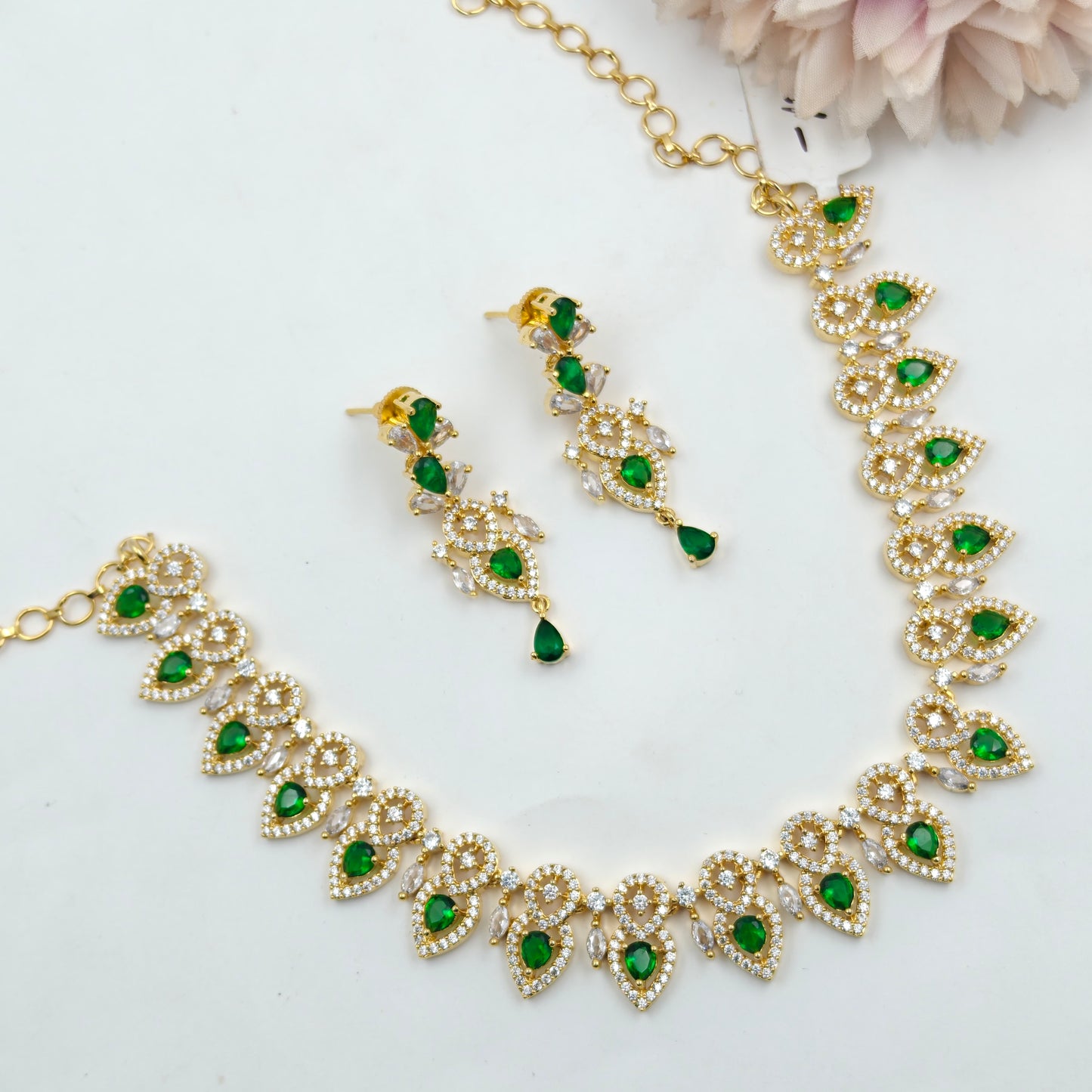 19687 GP Short Necklace Green