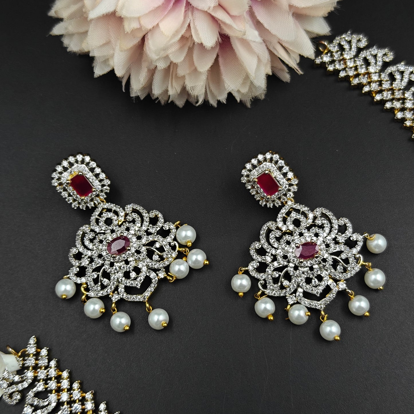 335 GJ Short Necklace Red