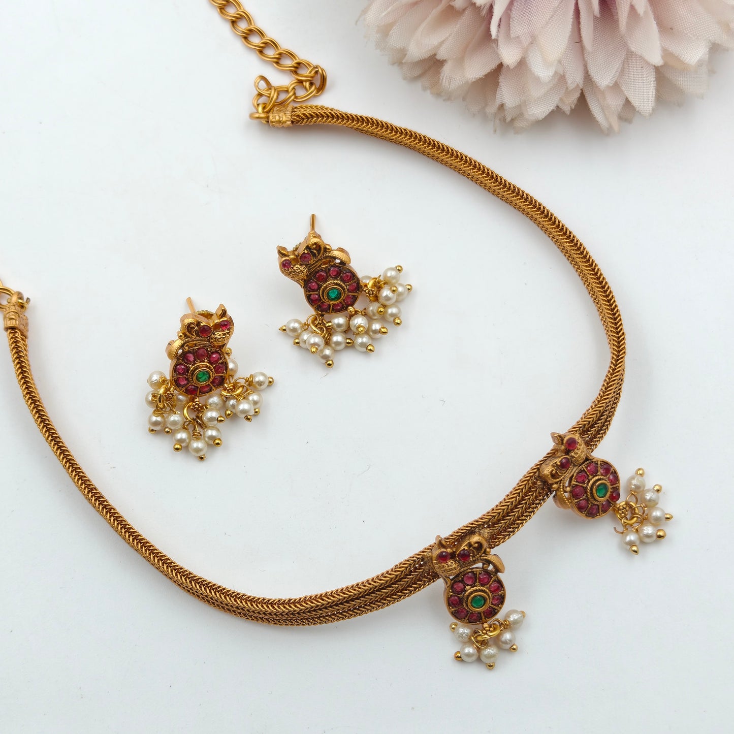 3237  Kempu Chain Short Set