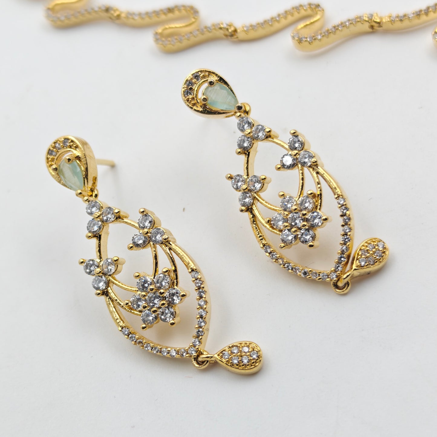 19606 GP AD Stone Short Necklace Lace Mint Green