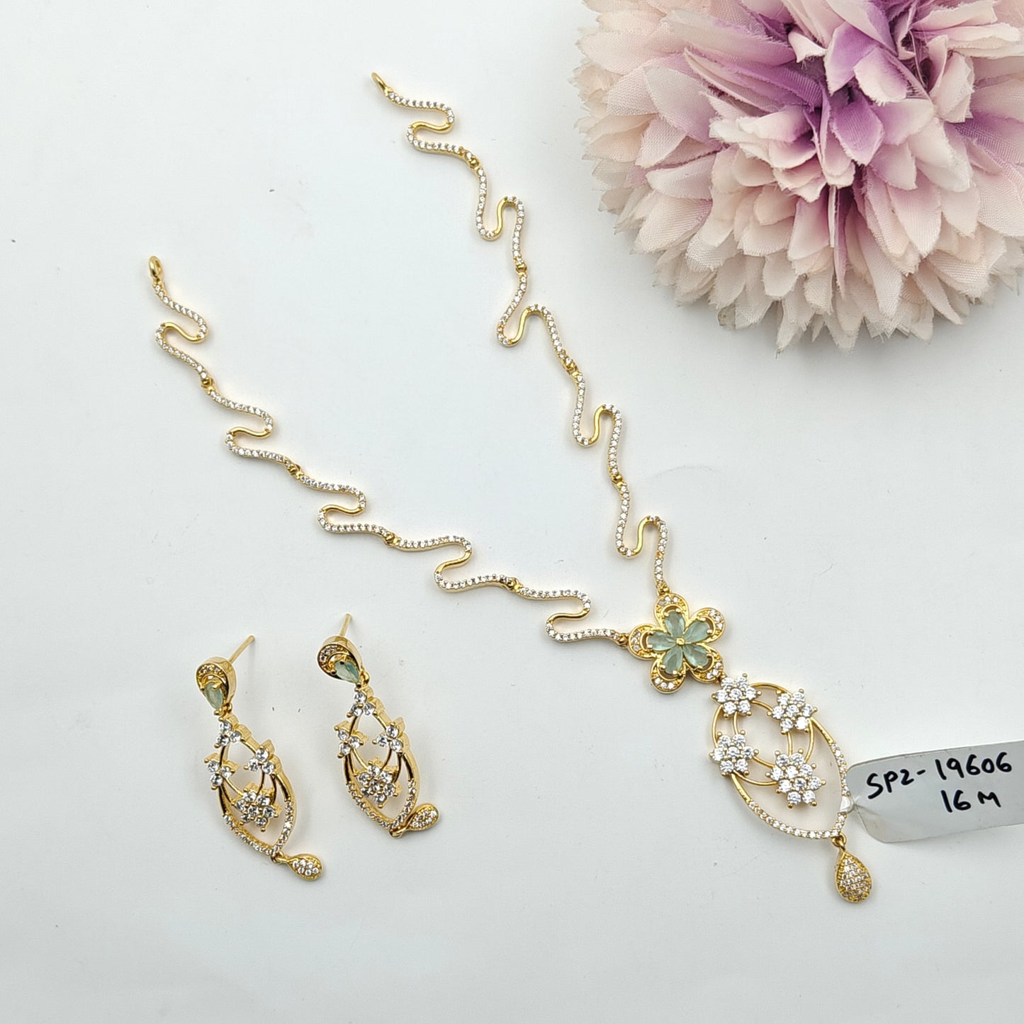 19606 GP AD Stone Short Necklace Lace Mint Green