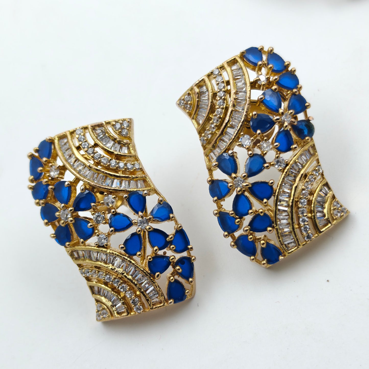 19362 GP Flower Side Blue Beads 6 Lines Mala