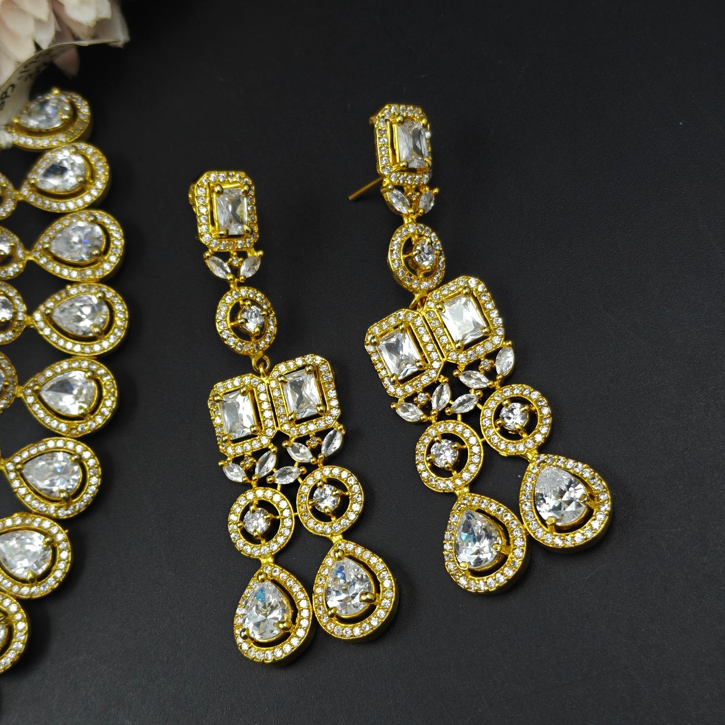 1954 GP AD Choker White