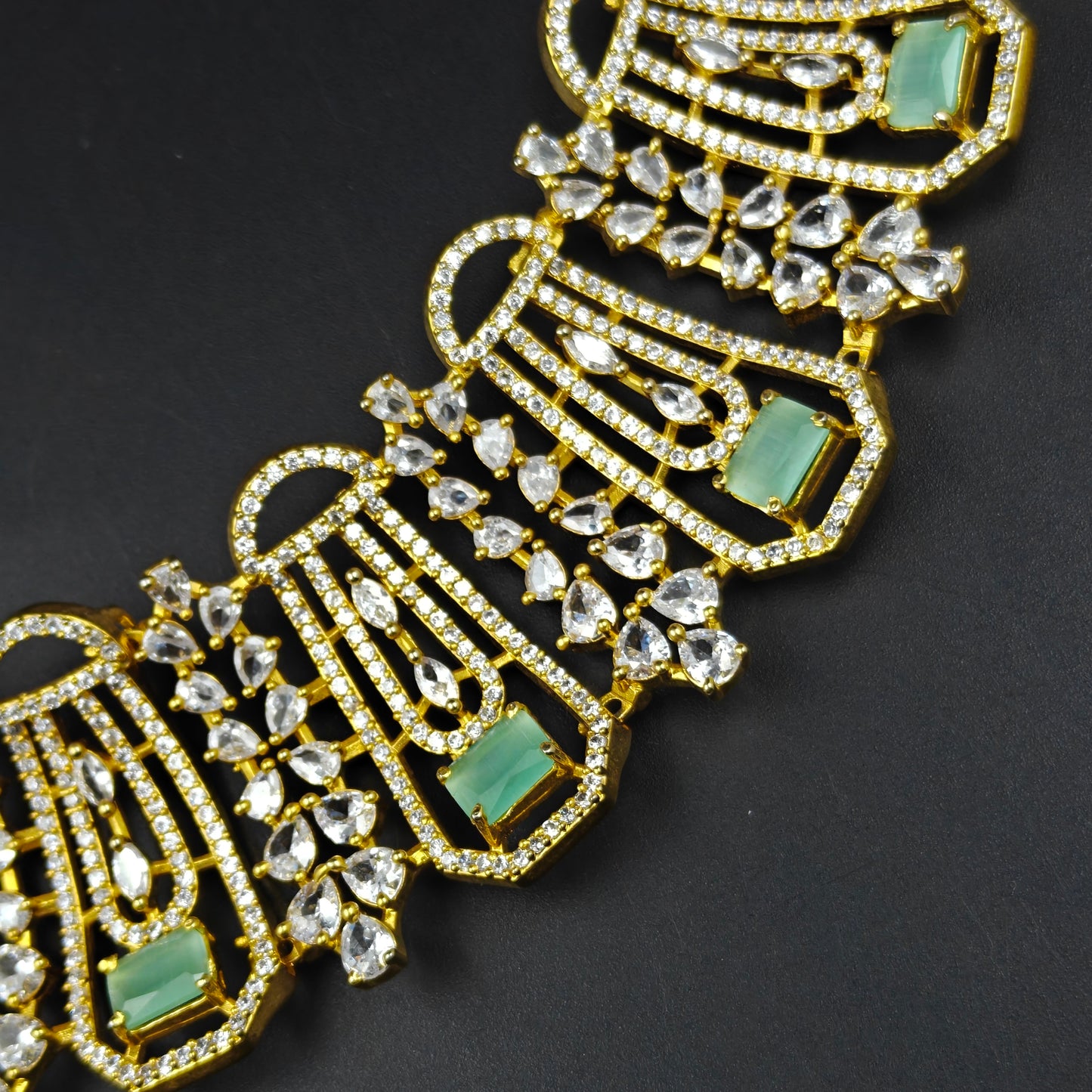 16527 GP Broad Choker Mint