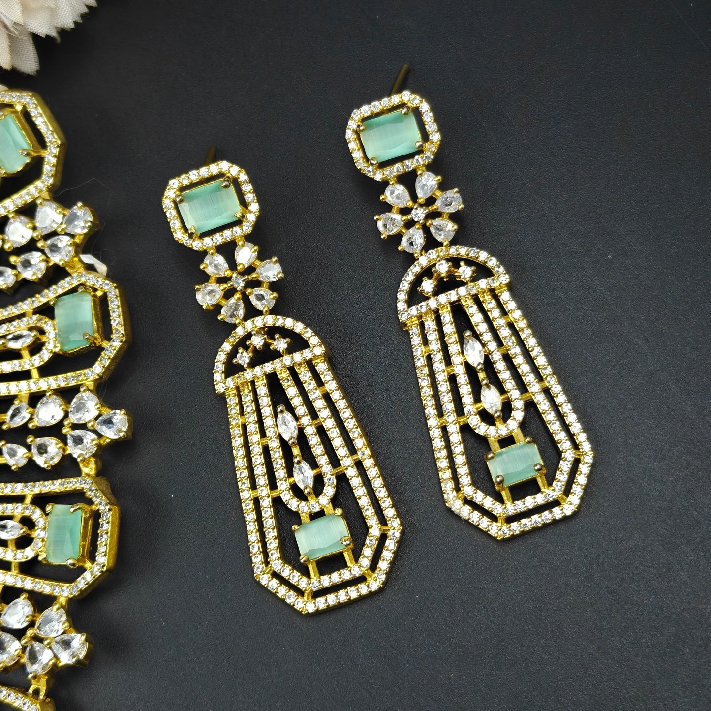 16527 GP Broad Choker Mint