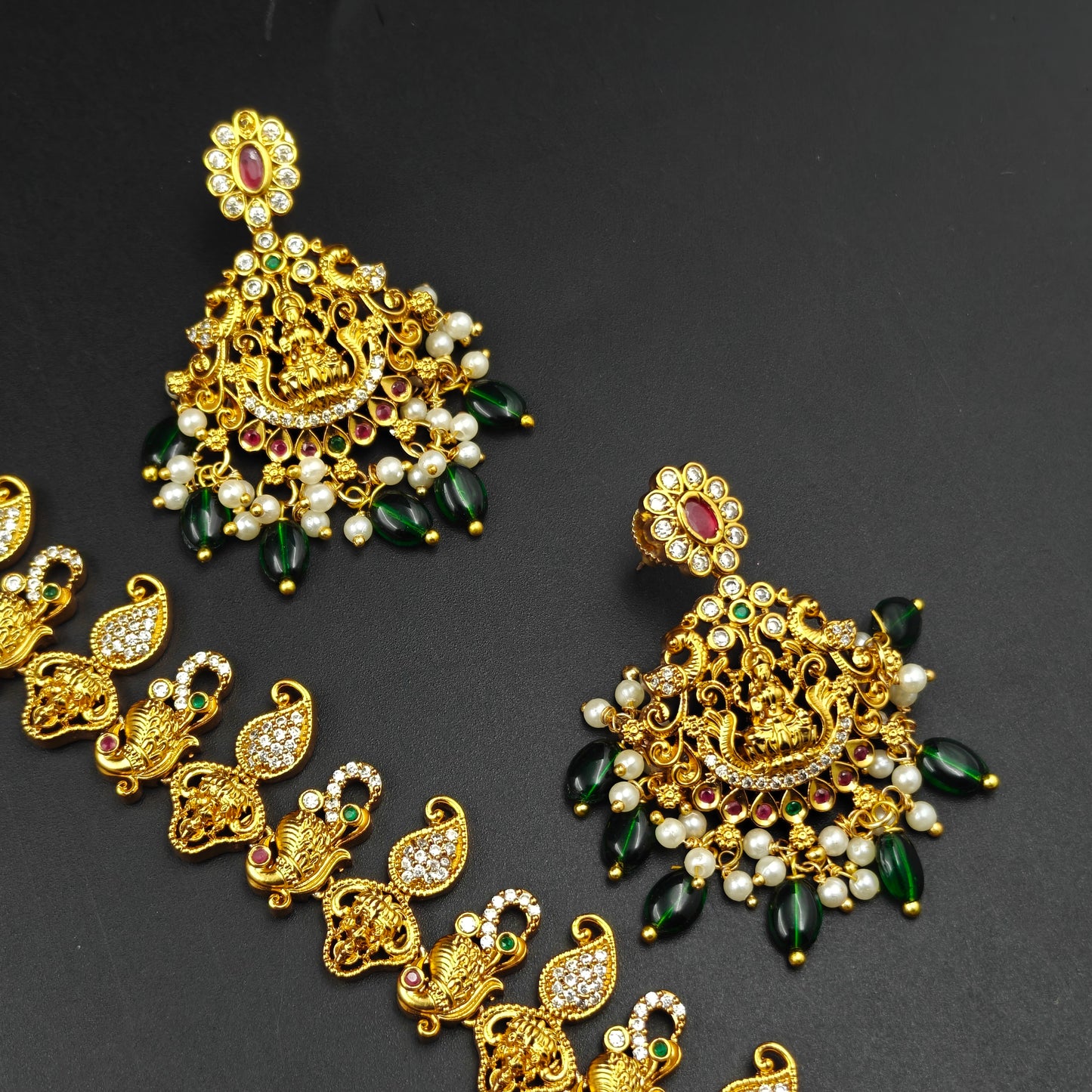 34912 Matte long laxmi necklace