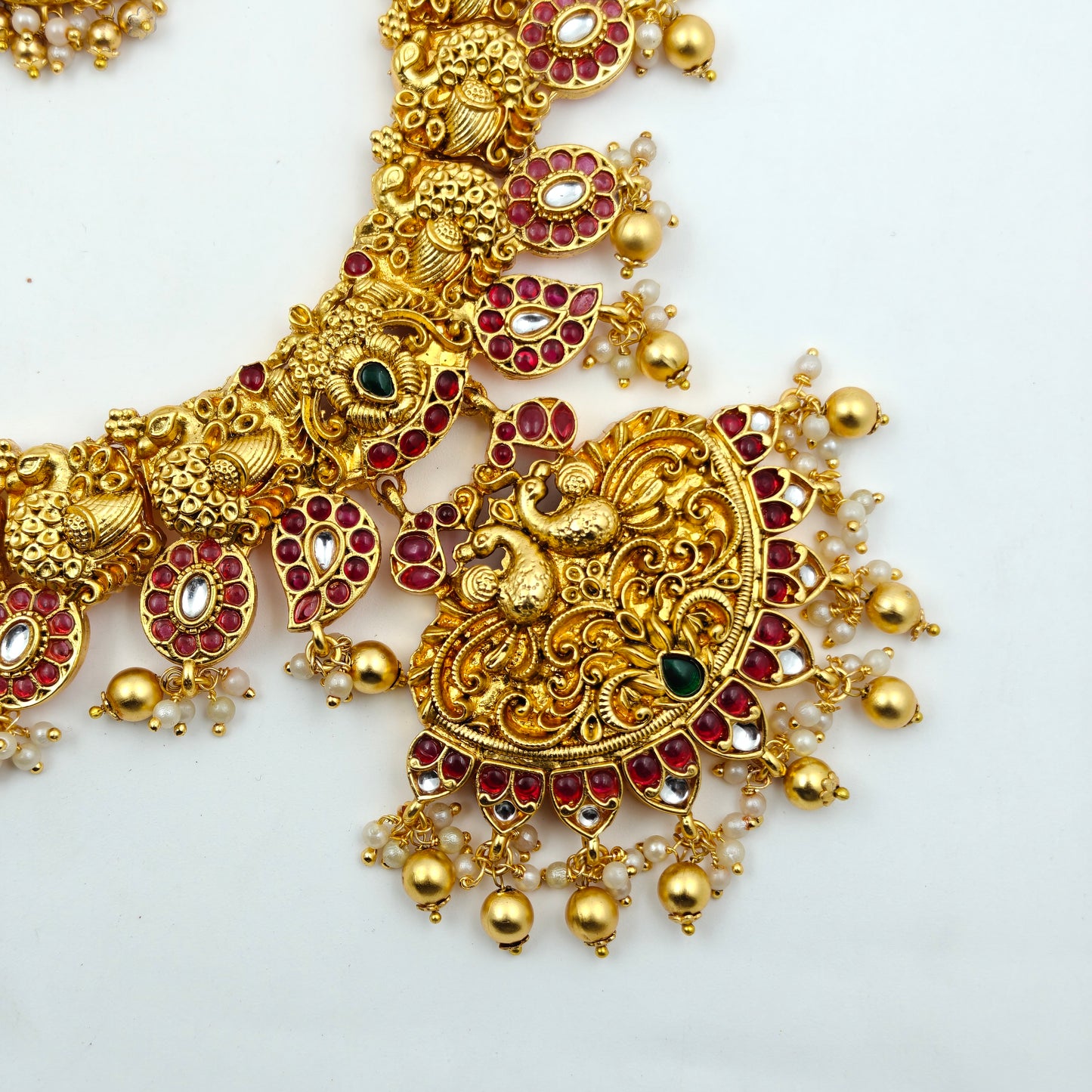 39387 pota stone mango necklace with golden balls