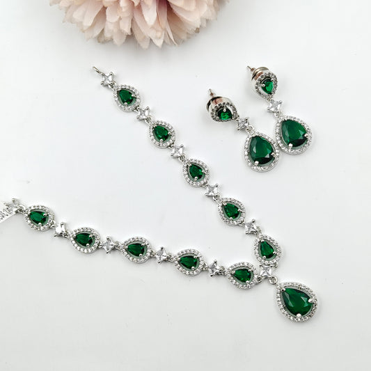 31037 Platinum Short Necklace Dark Green