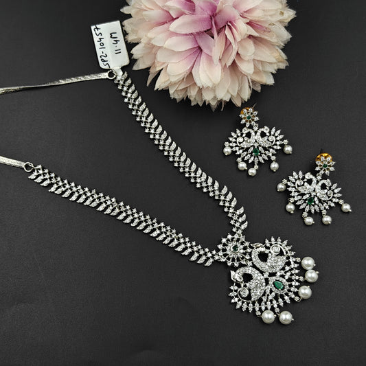 10457 Platinum Short Necklace Red