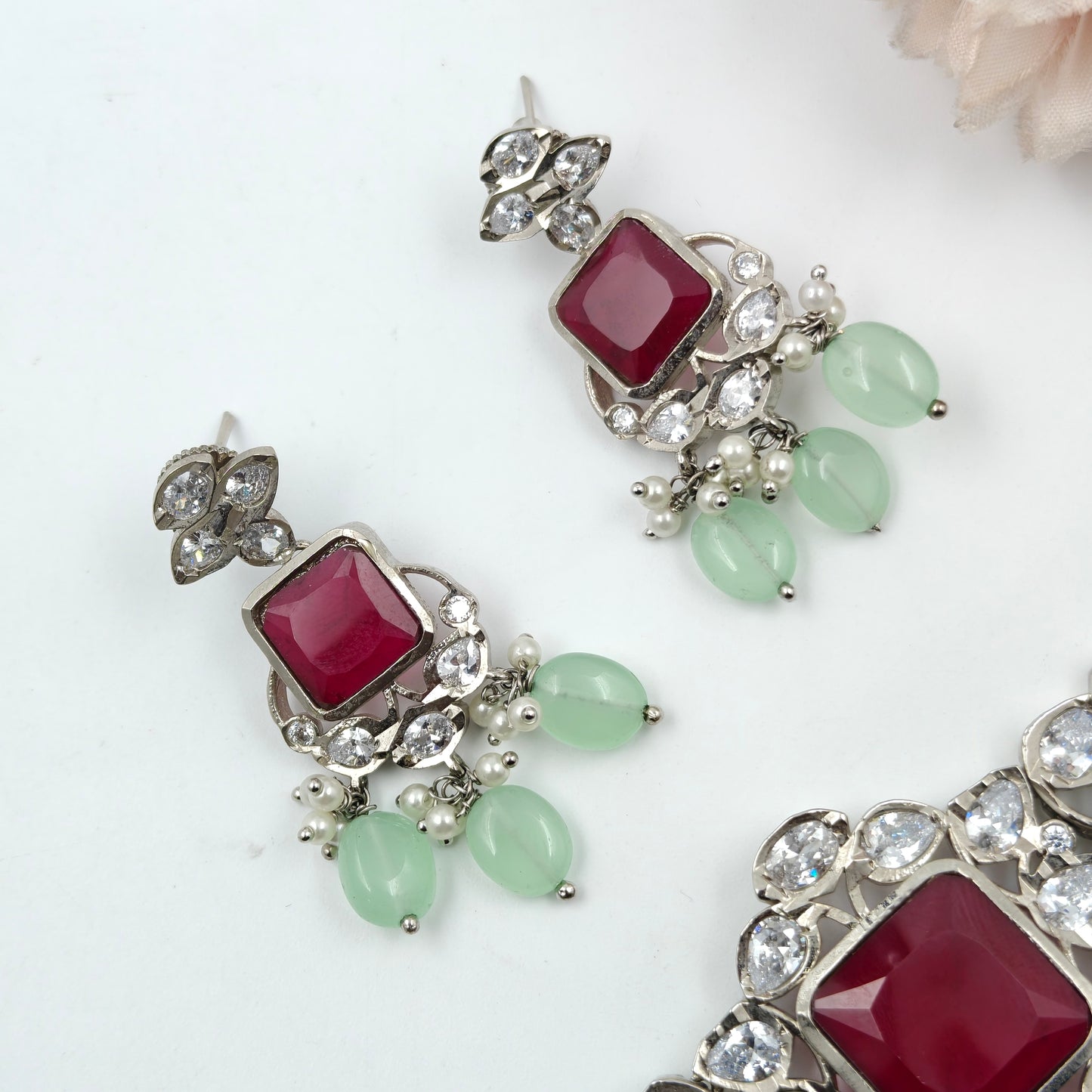 1735 Platinum Choker Red