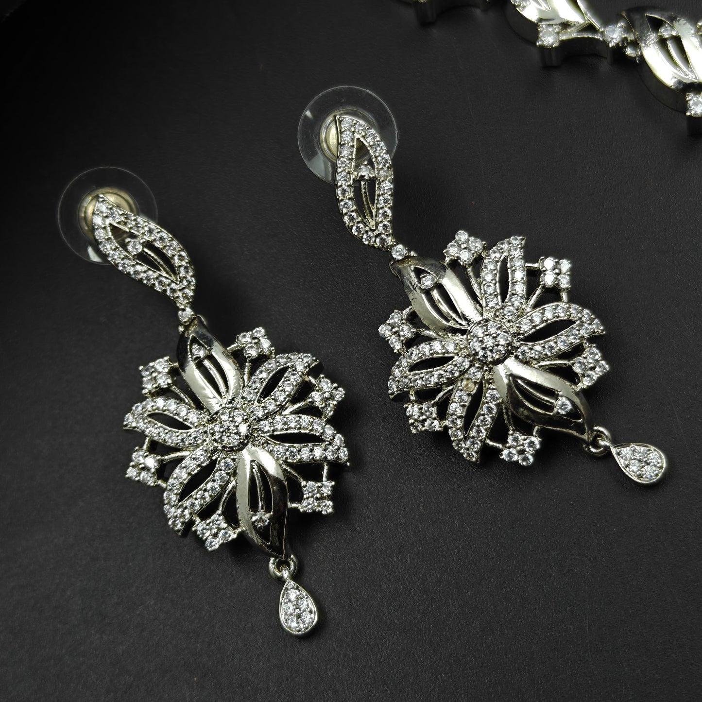 944 Platinum Necklace Set